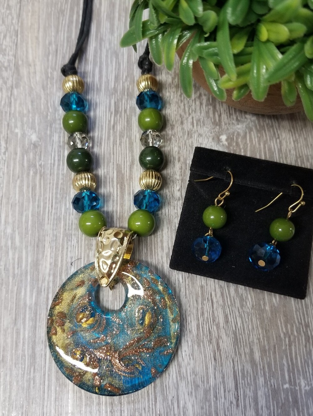Round Glass Pendant/Earrings Set
